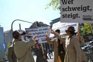 Proteste gegen den VS vor dem OLG von der Kampagne Blackbox VS (c) Kappa Foto http://www.blackbox-vs.de